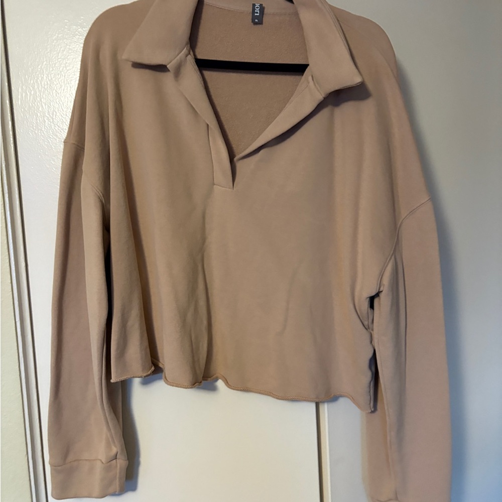 Vouri collared V-neck cropped sweatshirt like new